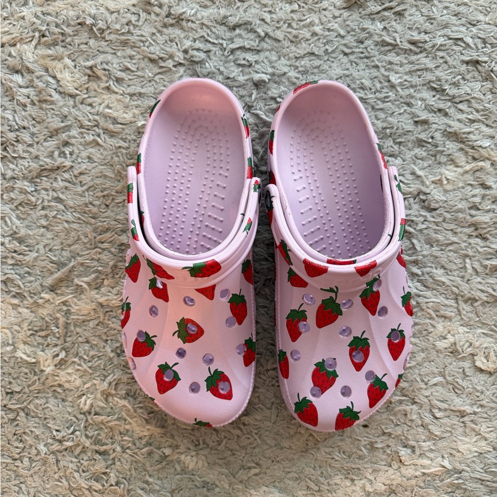 Discontinued Baya Seasonal Print Crocs - Picture 2 of 6